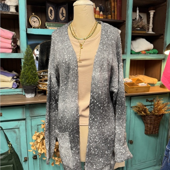 NEW! Make a statement with this STARSTRUCK OMBRÉ CARDIGAN - BLACK - Picture 2 of 5